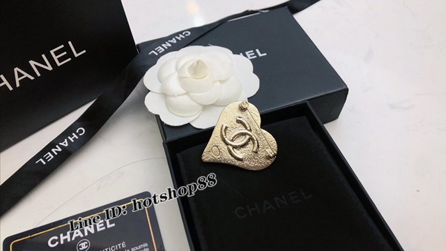 Chanel專櫃新款飾品胸花 香奈兒黑愛心胸針 zgb1503